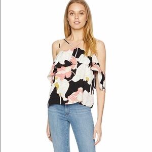 NWT Cupcakes and Cashmere Bixby Floral Top